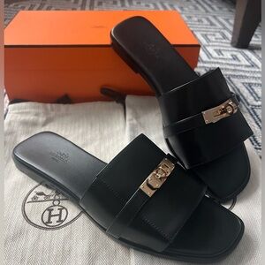 Hermes Women’s Black Giulia Sandal in Size 41